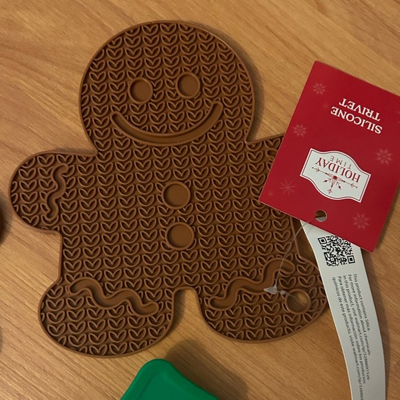 Holiday Time Christmas Silicon Trivets & Spoon Rests - Picture 4 of 4